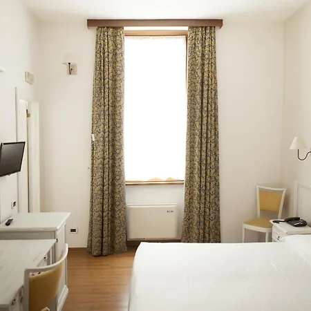 Szálloda Sebino Sarnico